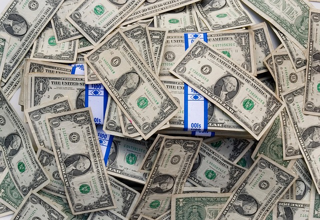 How to Create a Home Budget That Includes Emergency Savings