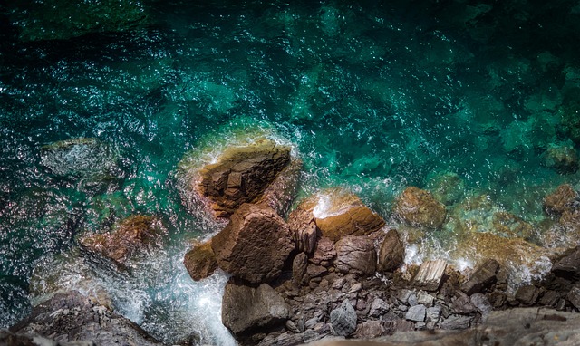 Waking Above Uluwatu’s Blue Coast